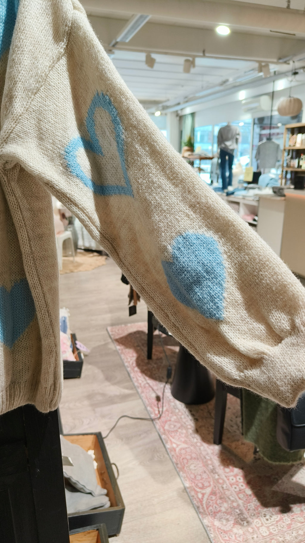 Neulepusero Heart sininen Mapp-Neuleet/Neuletakit-MAPP jeans-Lahja ja sisustus Pussukka Katariina Home Oy
