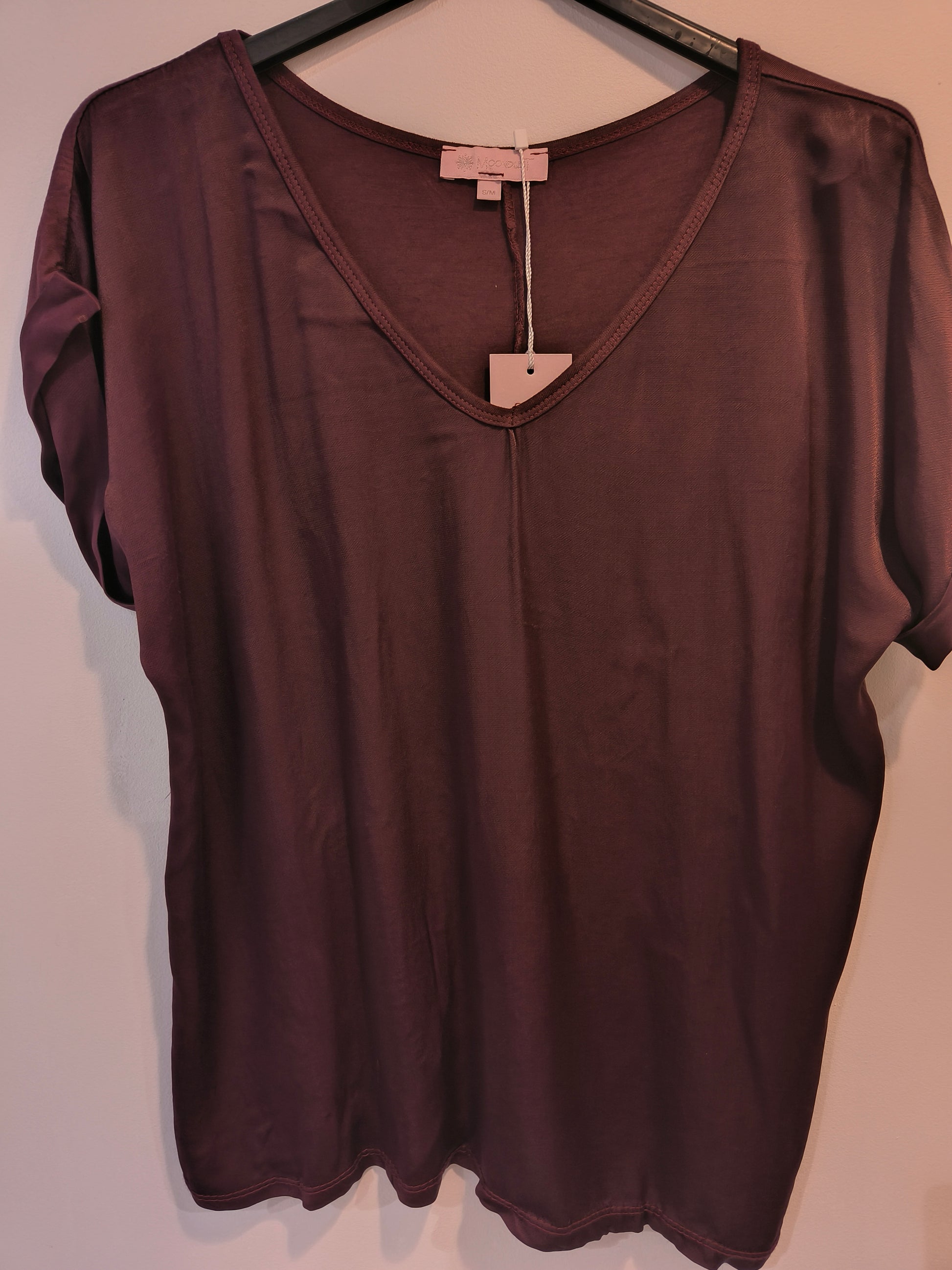 T-Paita Party eri värejä-T-Paidat-Marc Lauge-Lahja ja sisustus Pussukka Katariina Home Oy