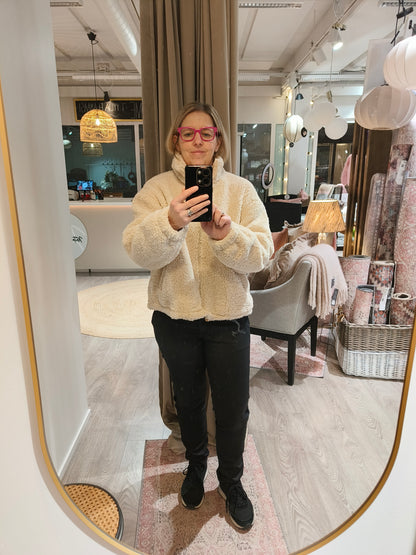 Teddytakki luonnonvalkoinen-Takit/Jakut-Peura Collection-Lahja ja sisustus Pussukka Katariina Home Oy