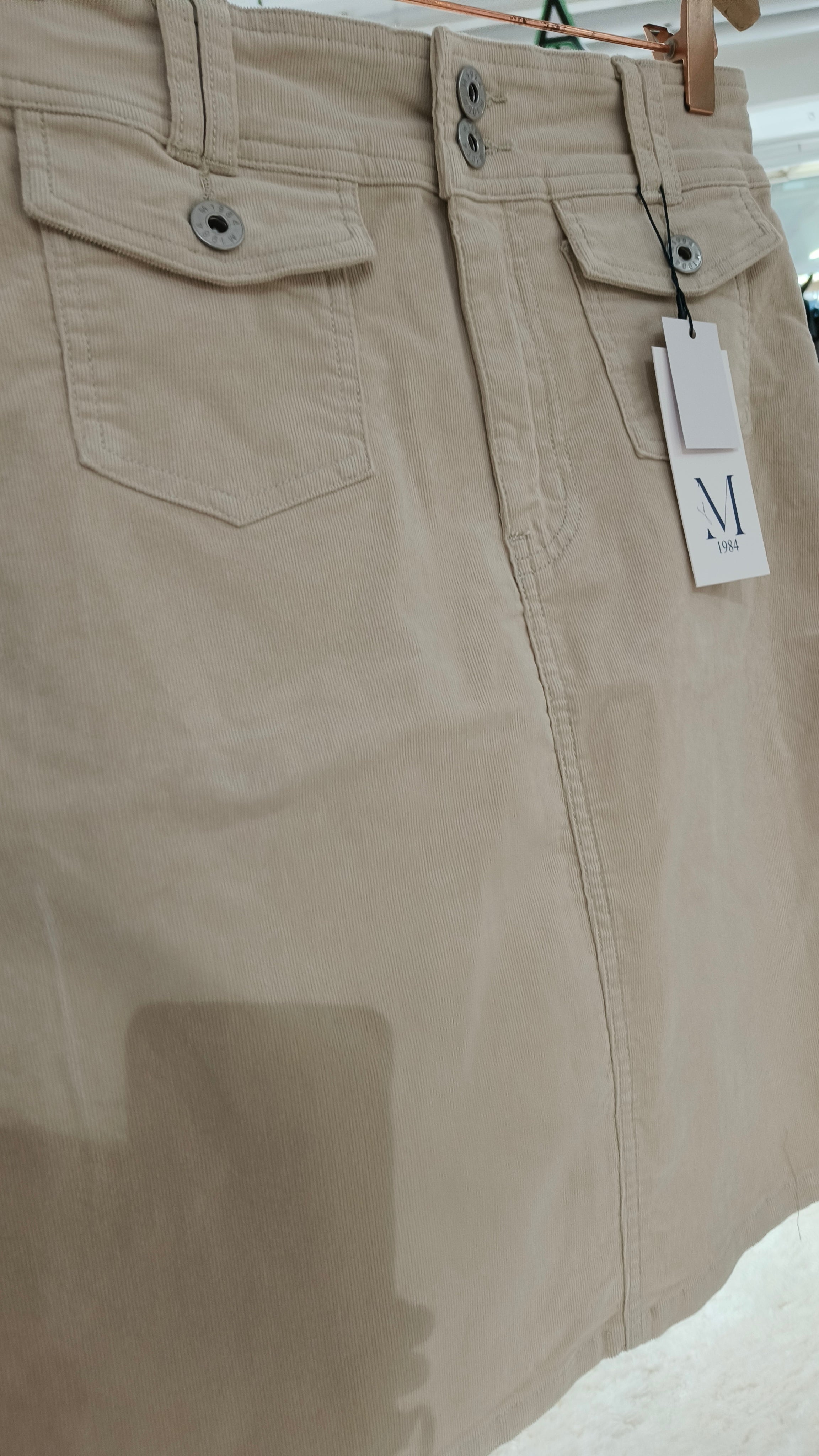 Vakosamettihame Nova sand-Mekot/Hameet-Marc Lauge-Lahja ja sisustus Pussukka Katariina Home Oy