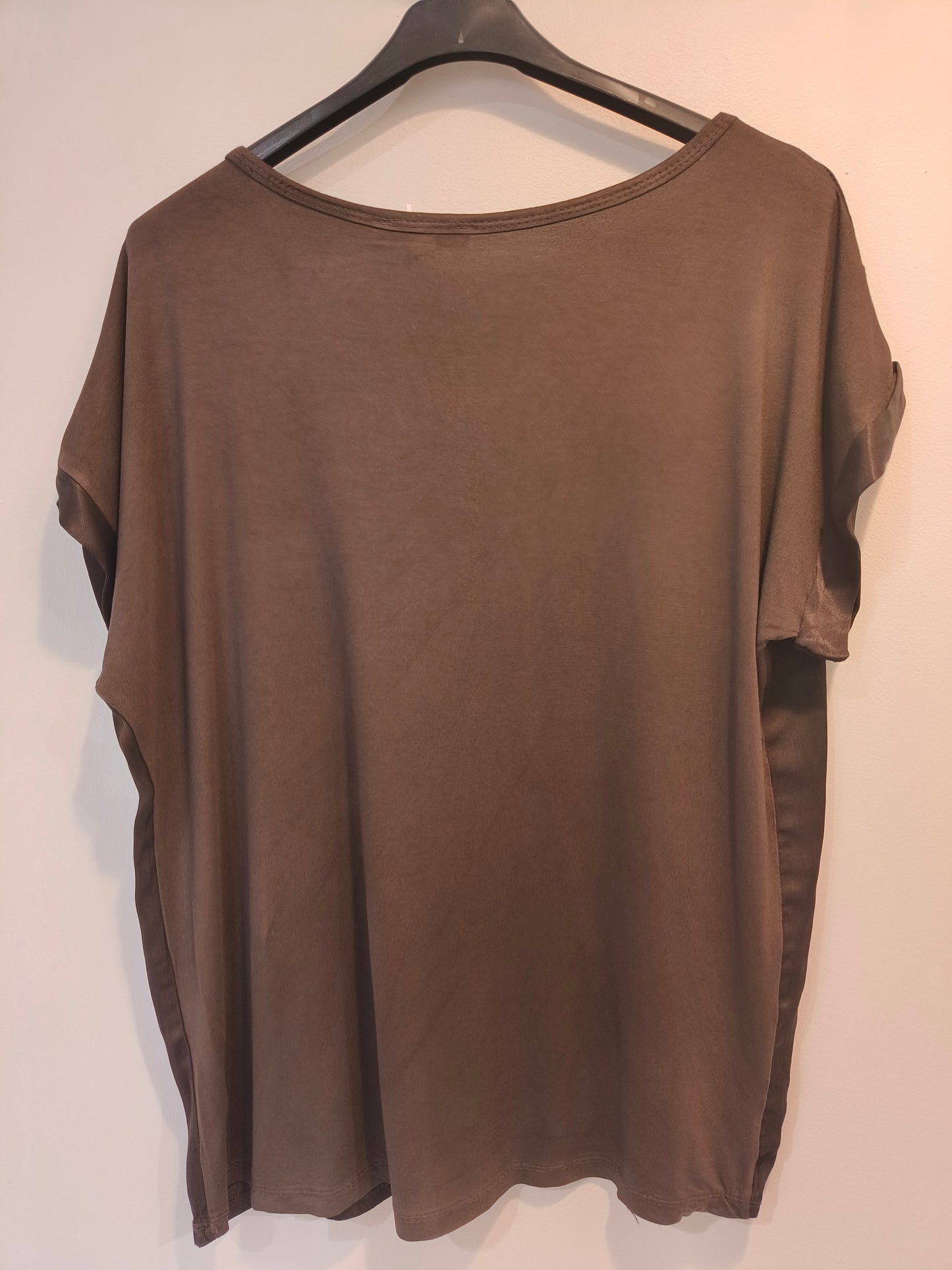 T-Paita Party eri värejä-T-Paidat-Marc Lauge-Lahja ja sisustus Pussukka Katariina Home Oy