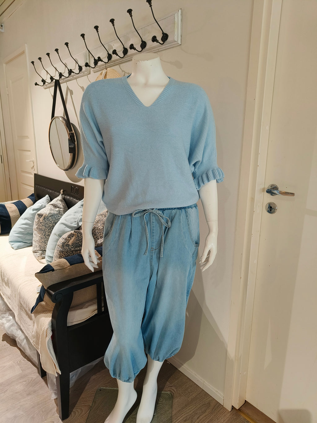 Neule Frill eri värejä-Neuleet/Neuletakit-Marc Lauge-Lahja ja sisustus Pussukka Katariina Home Oy