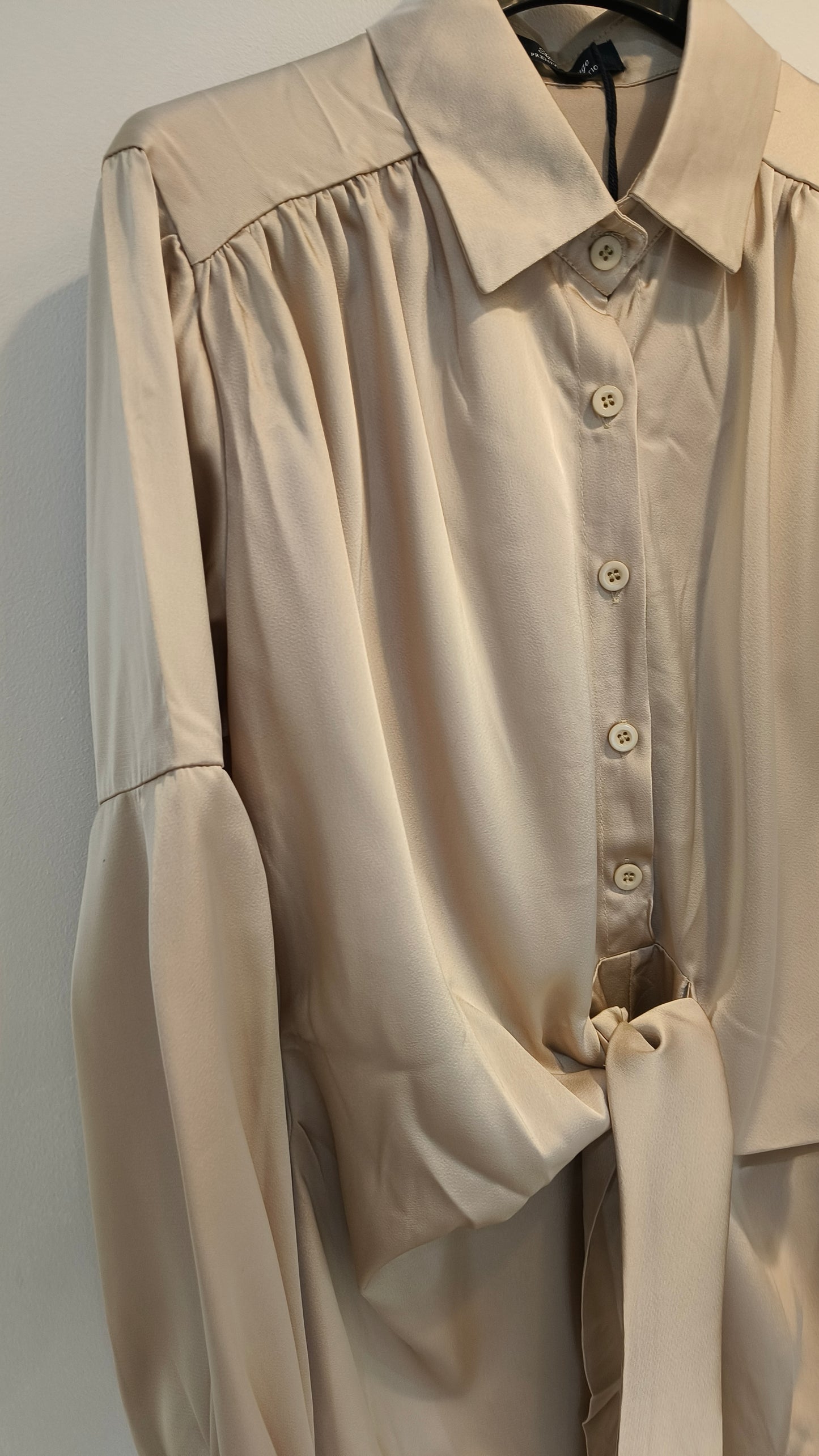 Satiinipusero Tie latte-Puserot-Marc Lauge-Lahja ja sisustus Pussukka Katariina Home Oy