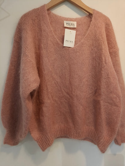 Mohairneule V-pääntie eri värejä-Neuleet/Neuletakit-Peura Collection-Lahja ja sisustus Pussukka Katariina Home Oy