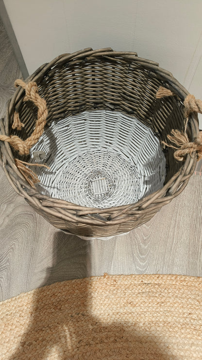 Kori pyöreä harmaa/valkoinen-Korit-Amanda B-Lahja ja sisustus Pussukka Katariina Home Oy