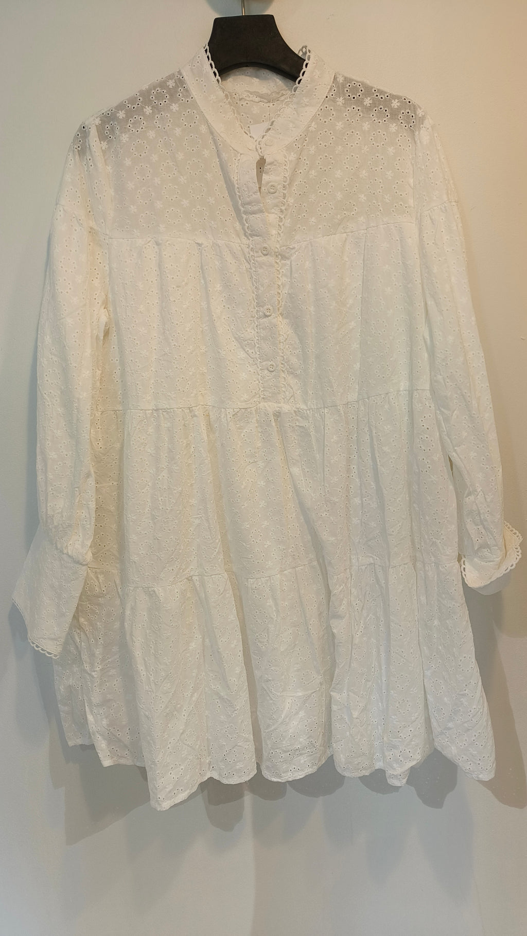 Tunika/Mekko Brode anglais valkoinen-Mekot/Hameet-Peura Collection-Lahja ja sisustus Pussukka Katariina Home Oy