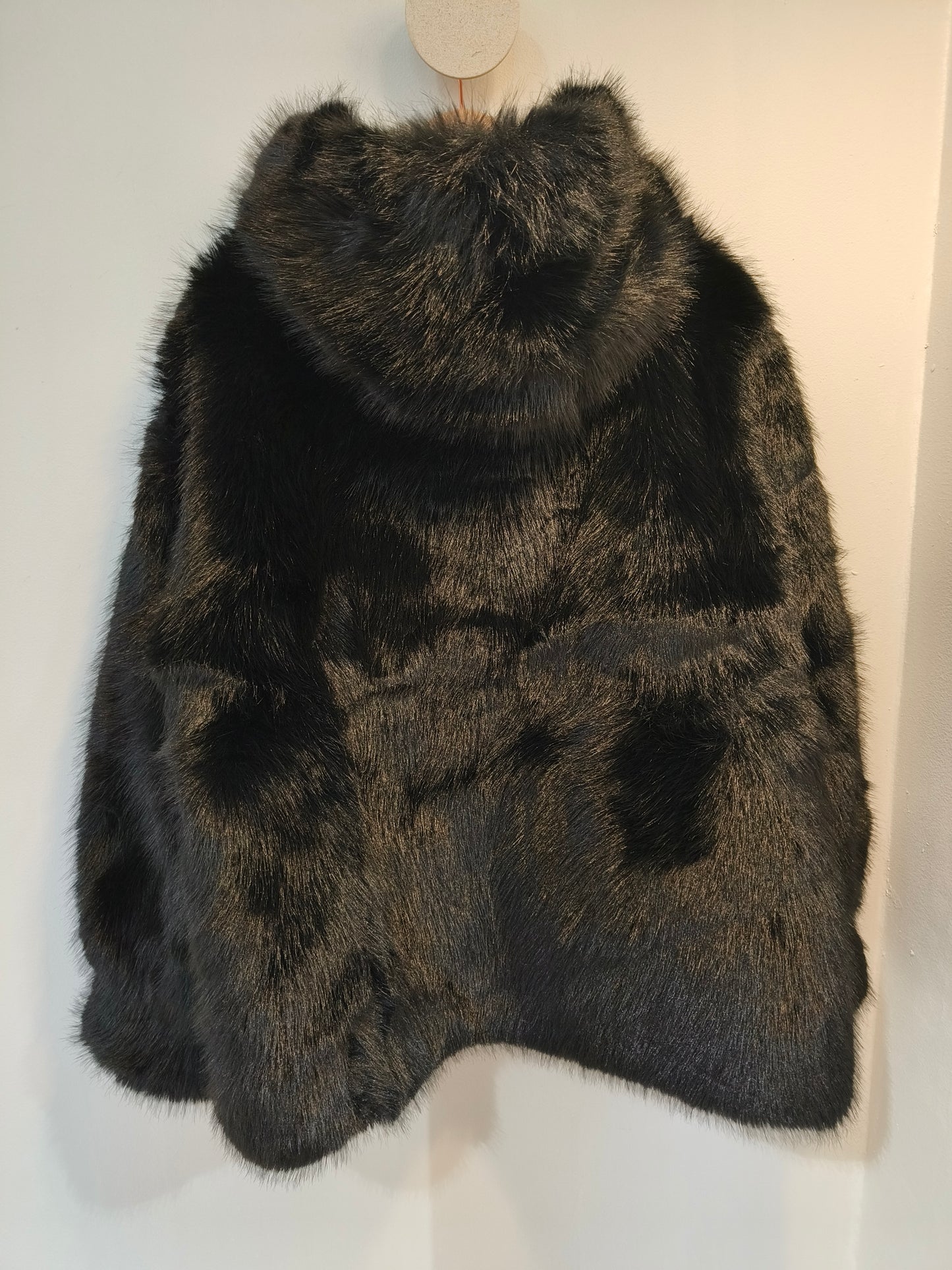 Tekoturkki Minky musta-Takit/Jakut-Marc Lauge-Lahja ja sisustus Pussukka Katariina Home Oy