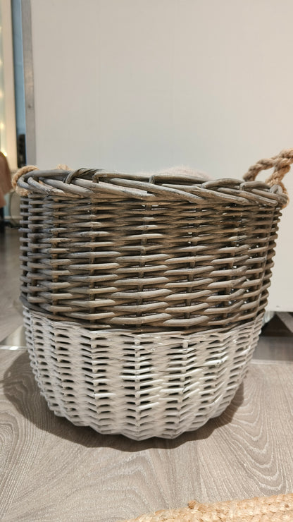 Kori pyöreä harmaa/valkoinen-Korit-Amanda B-Lahja ja sisustus Pussukka Katariina Home Oy