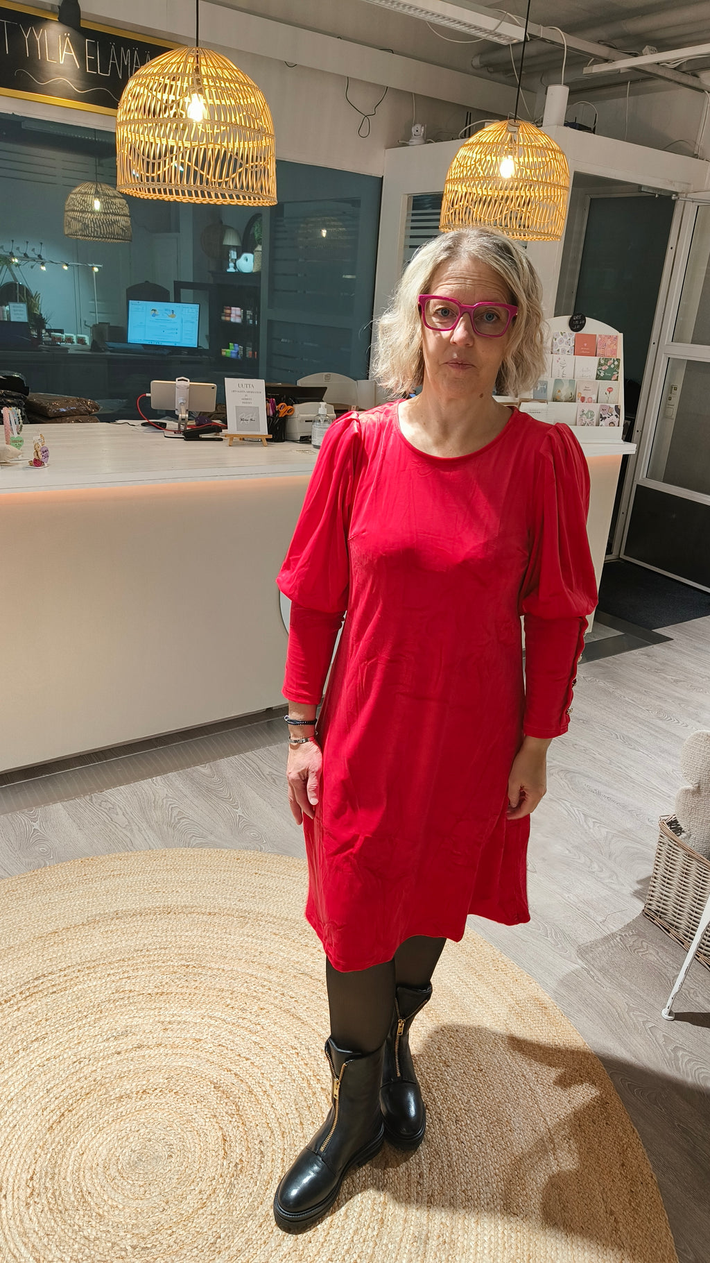 Velourmekko Tea punainen-Mekot/Hameet-Marc Lauge-Lahja ja sisustus Pussukka Katariina Home Oy