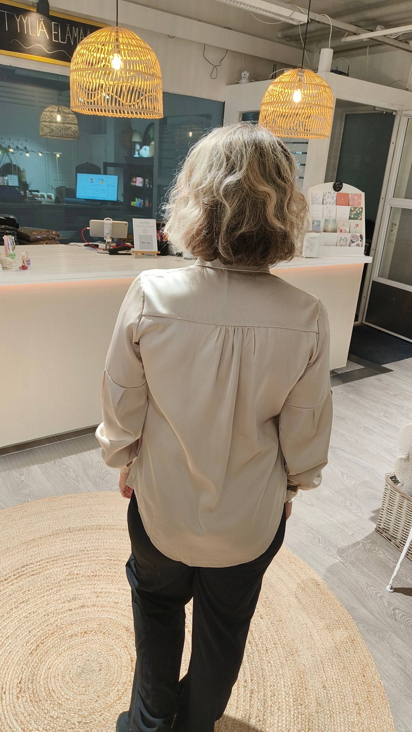 Satiinipusero Tie latte-Puserot-Marc Lauge-Lahja ja sisustus Pussukka Katariina Home Oy