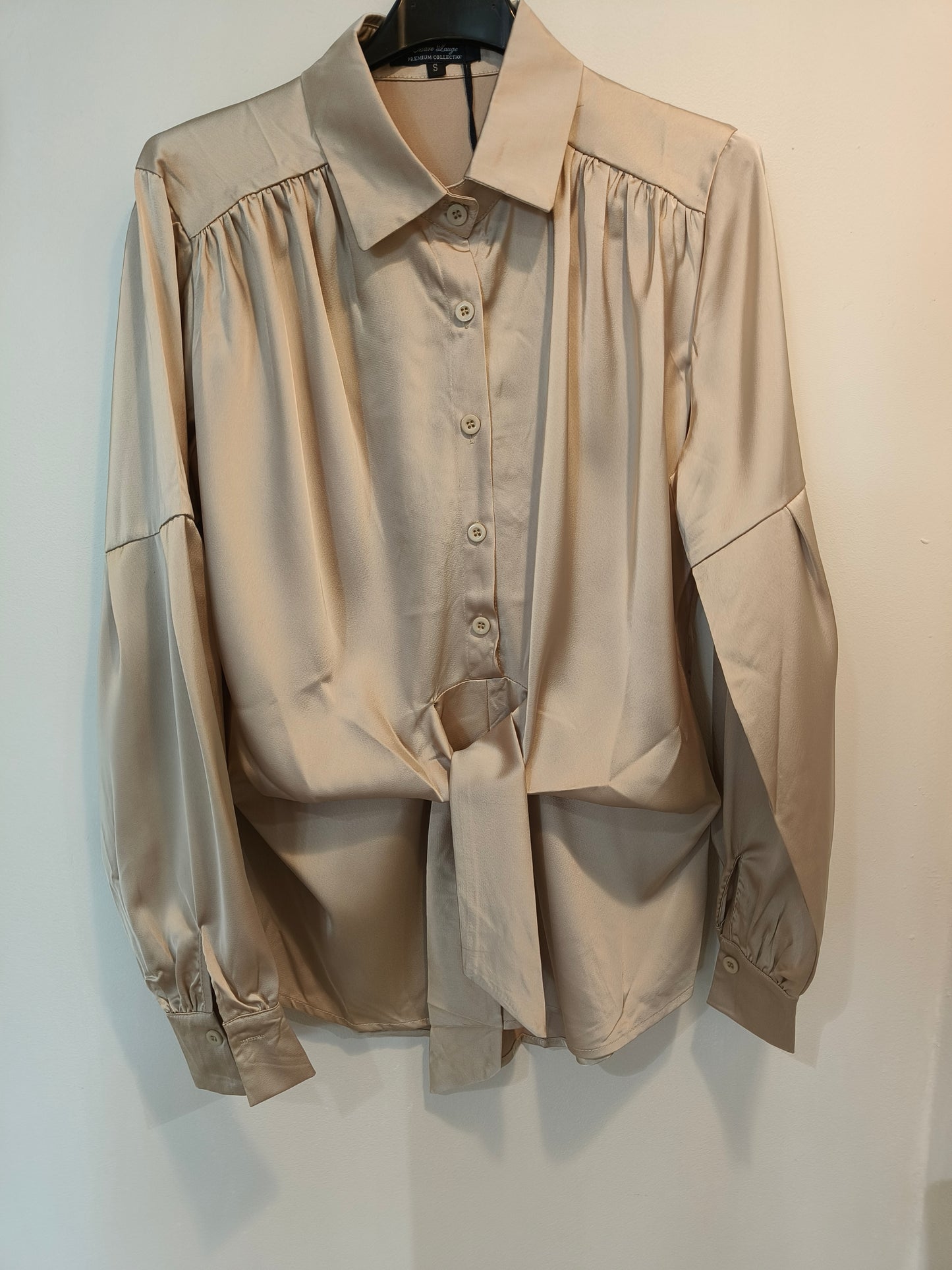 Satiinipusero Tie latte-Puserot-Marc Lauge-Lahja ja sisustus Pussukka Katariina Home Oy