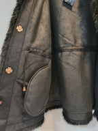 Tekoturkki Minky musta-Takit/Jakut-Marc Lauge-Lahja ja sisustus Pussukka Katariina Home Oy