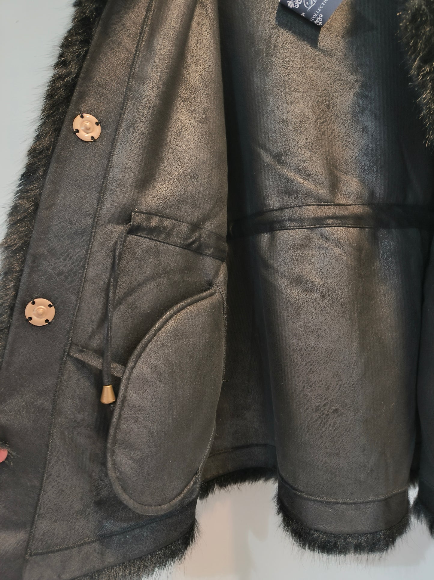 Tekoturkki Minky musta-Takit/Jakut-Marc Lauge-Lahja ja sisustus Pussukka Katariina Home Oy