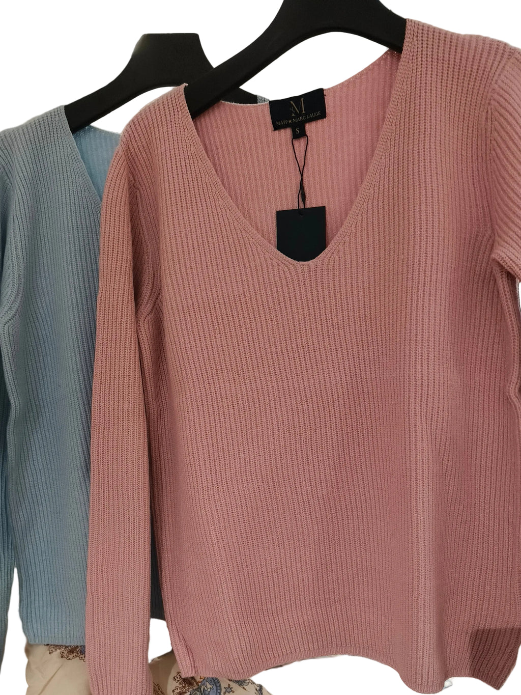 Neule Lea eri värejä-Neuleet/Neuletakit-Marc Lauge-Lahja ja sisustus Pussukka Katariina Home Oy