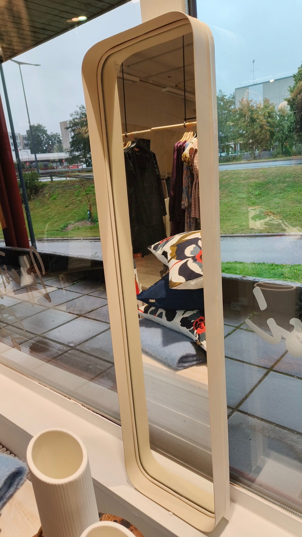 Peili luonnonvalkoinen-Peilit-Bruka Design-Lahja ja sisustus Pussukka Katariina Home Oy