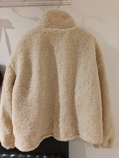 Teddytakki luonnonvalkoinen-Takit/Jakut-Peura Collection-Lahja ja sisustus Pussukka Katariina Home Oy