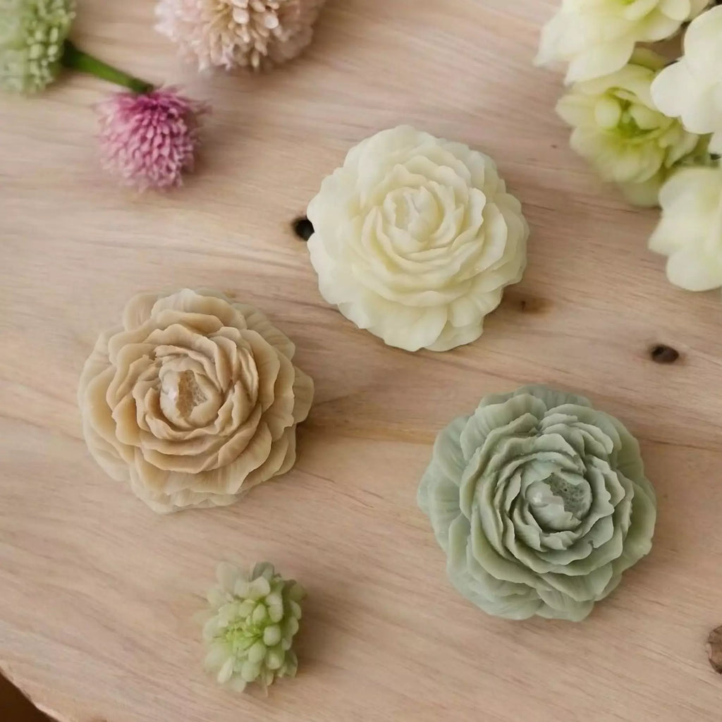 Soijavaha Pioni-kynttilät 3kpl set eri värejä-Kynttilät-Puttipaja-Lahja ja sisustus Pussukka Katariina Home Oy